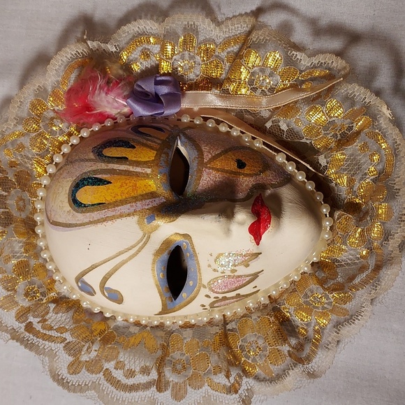 Vintage Hand Painted Carnival Face Masks Ceramic Set Of Three Butterfly Design - Picture 8 of 12